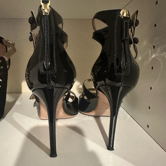 AUTHENTIC- Black strap VALENTINOS - Picture 3 of 5